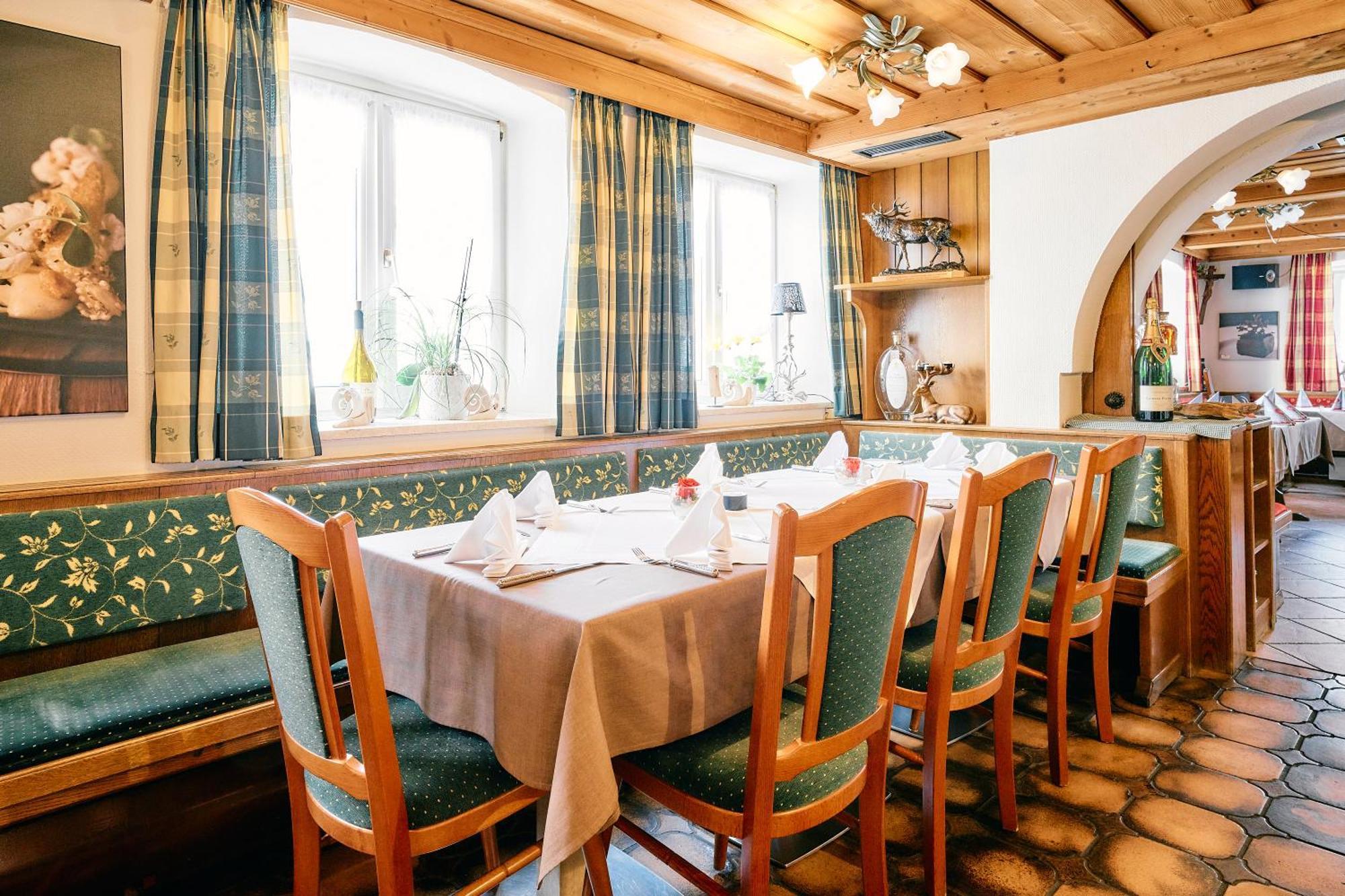 Blochums Gasthof Hirsch マルクトオーバードルフ エクステリア 写真